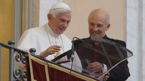 Renonciation de Benoît XVI: les confidences de son ancien secrétaire