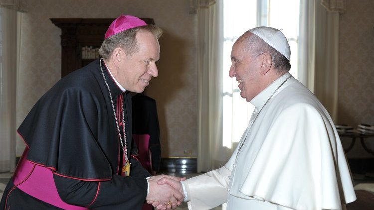 Erzbischof Gintaras Grusas von Vilnius, hier zu Besuch bei Papst Franziskus