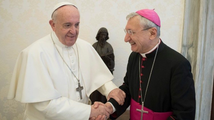 Папа и монсеньор Филиппо Санторо