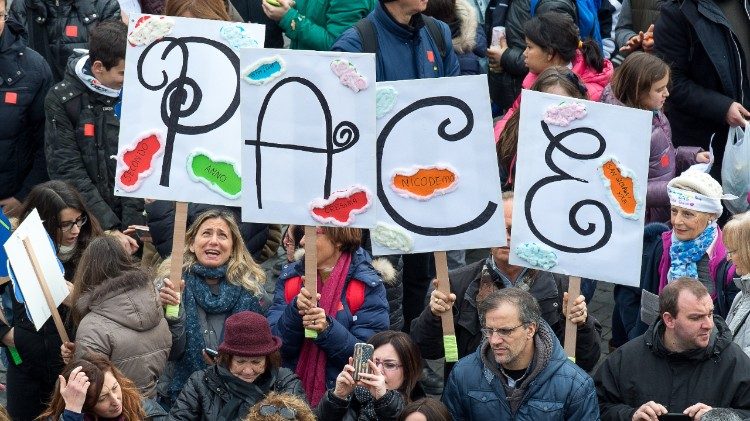 L'appuntamento con la Carovana della Pace organizzata dall'Azione Cattolica Ragazzi è per domenica, 30 gennaio, con un talk show televisivo e il collegamento con piazza San Pietro per la recita dell'Angelus con il Papa