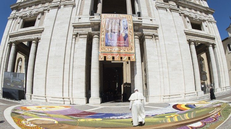 2016-08-04 Papa Francesco in visita pastorale ad Assisi