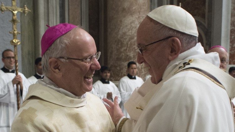 Ferenc pápa és Nunzio Galantino püspök
