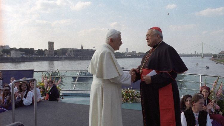 Lehmann 2005 beim Kölner Weltjugendtag mit Papst Benedikt XVI.