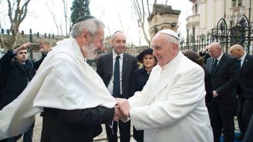 Scambio di auguri tra Francesco e il Rabbino capo di Roma