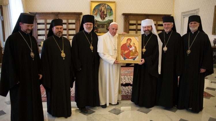 Папа падчас сустрэчы з Сінодам Украінскай Грэка-Каталіцкай Царквы ў 2016 г.