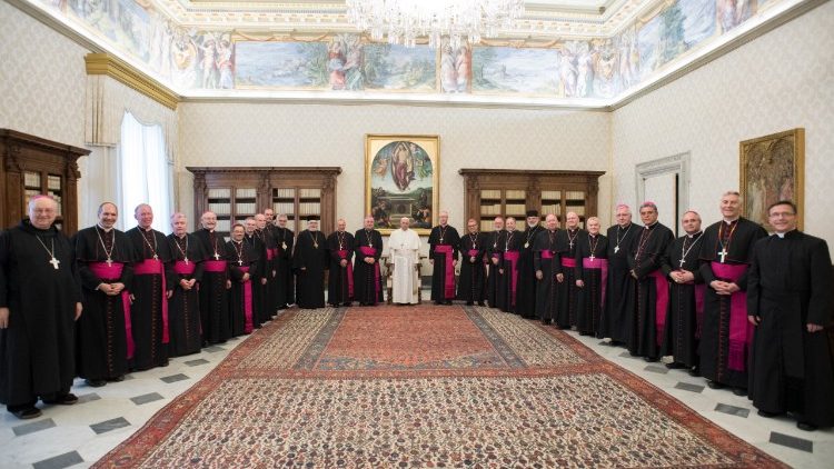 Pope Francis with a group of Canadian Bishops during their Ad Limina visit in March 2017