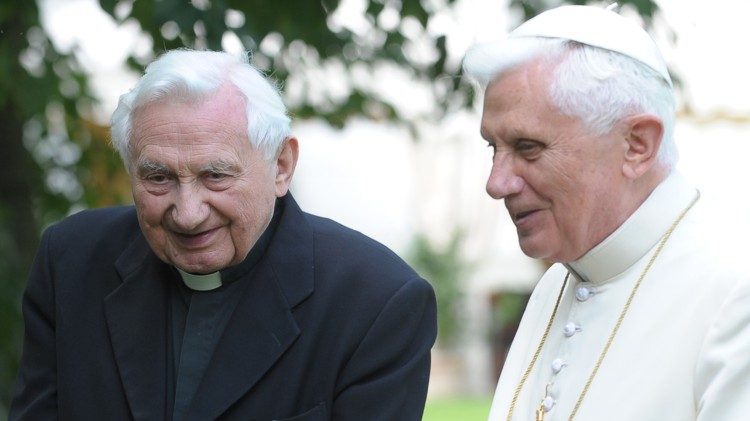 Georg Ratziger mit seinem Bruder, dem emeritierte Papst Benedikt XVI. 