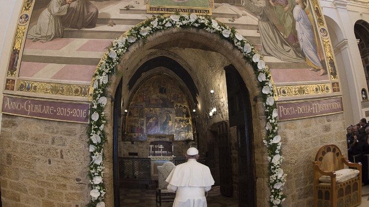 2016-08-04 Papa Francesco, visita pastorale ad Assisi Basilica di Santa Maria degli Angeli, Porziuncola