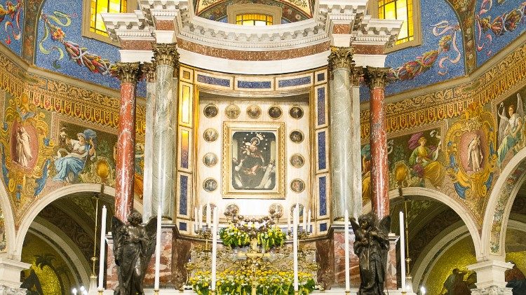 イタリア・ポンペイのロザリオの聖母巡礼聖堂