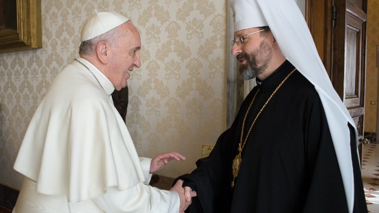 Foto de arquivo: com o Papa Francisco, Sua Beatitude Sviatoslav Shevchuk (Vatican Media)