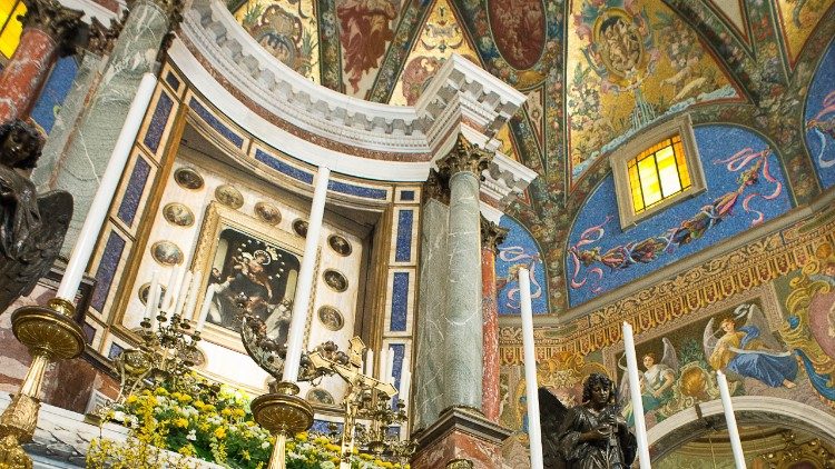 이탈리아 폼페이 ‘묵주기도의 성모 대성당’