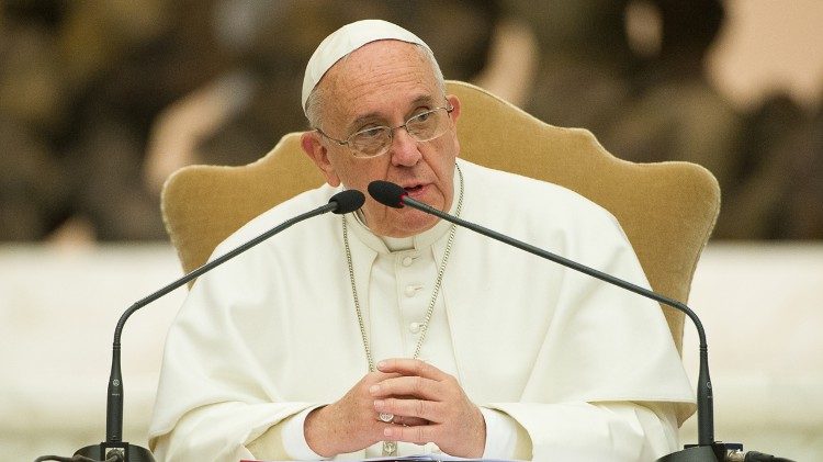 Il Papa parla ai sacerdoti della Diocesi di Roma