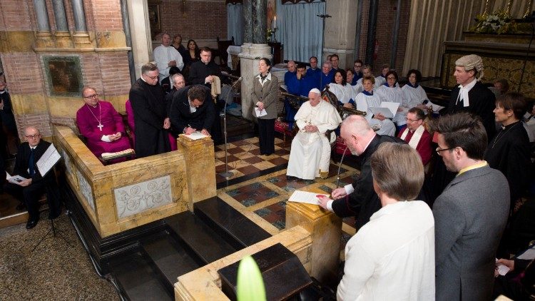 La visita del Papa alla chiesa anglicana di Ognissanti a Roma