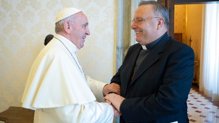 Papa Francesco e il cardinale Francesco Montenegro, in un incontro del 2018