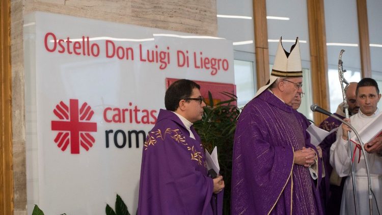 Papa Franjo u posjetu Caritasovoj ustanovi