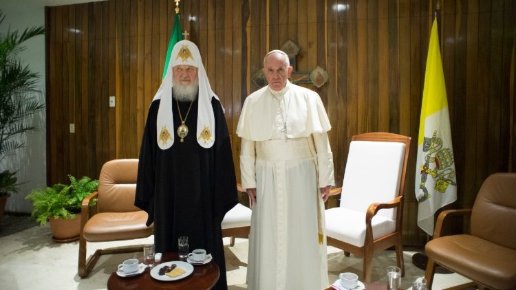 Historischer Augenblick: Franziskus und der russisch-orthodoxe Patriarch Kyrill, 2016 auf dem Flughafen von Havanna, Kuba