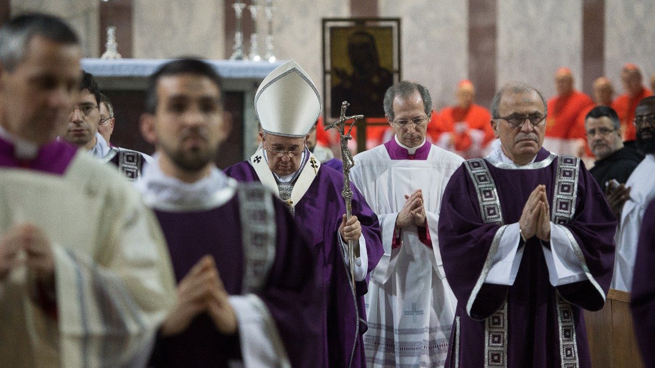 Jueves 15 de febrero: El Papa encuentra al clero de la diócesis de Roma -  Vatican News