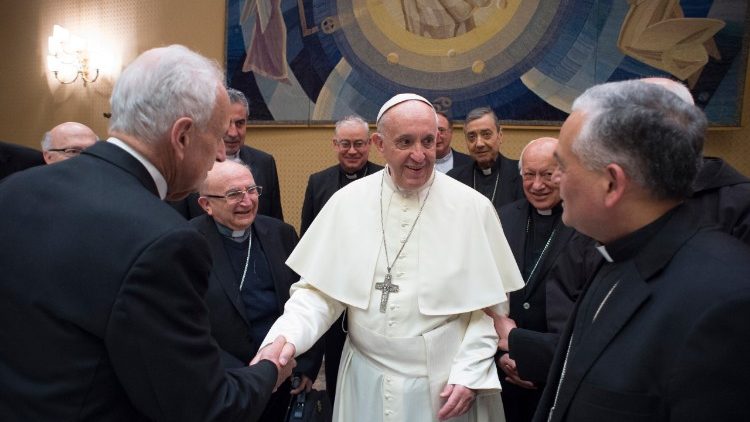 Påven tar farväl av Chiles biskopar
