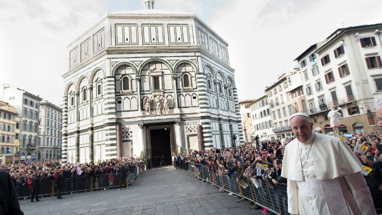 Ferenc pápa Firenzében 2015. november 10-én   