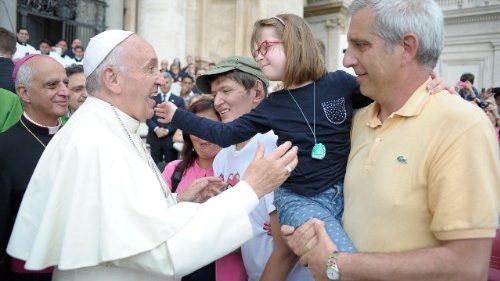 Giornata sindrome di down, il Papa: ogni bambino è un dono