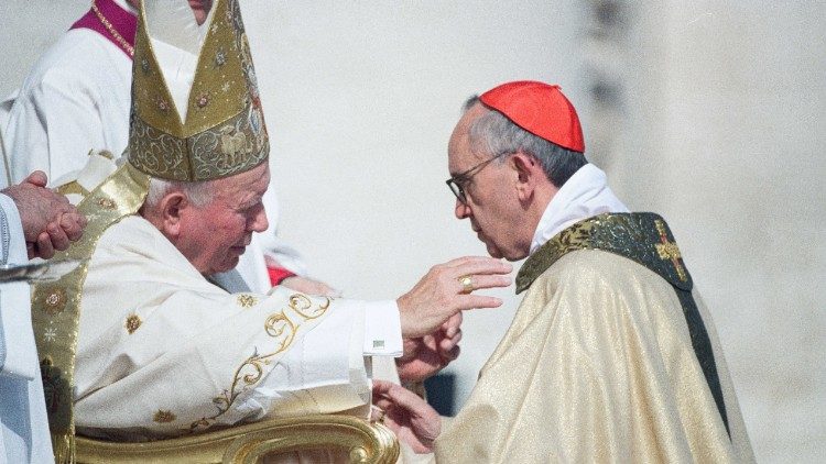 Giovanni Paolo II e Cardinale Bergoglio Concistoro 2001-02-21