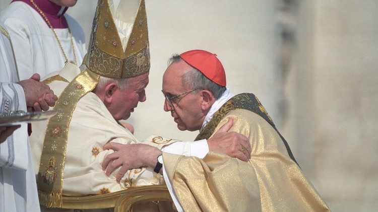 Кардынал Бэрголіа і св. Ян Павел ІІ