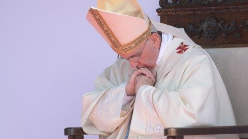 Papst betet für todkrankes britisches Kleinkind und Eltern