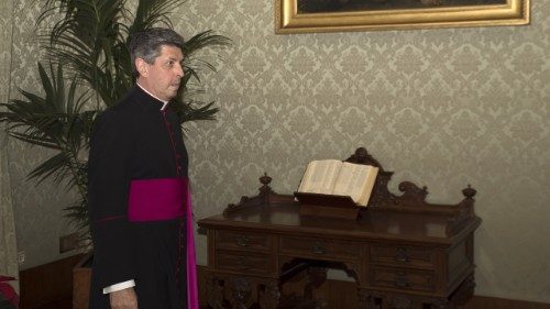  Tre nuovi vescovi nominati nunzi apostolici. L'intervista a mons. Bettencourt
