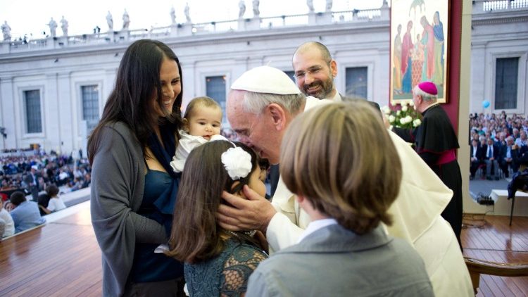 Papa Francesco con le famiglie - Foto d'archivio