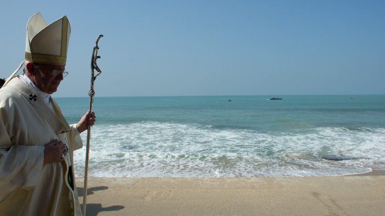 Pope Francis in Sri Lanka along the banks Indian Ocean