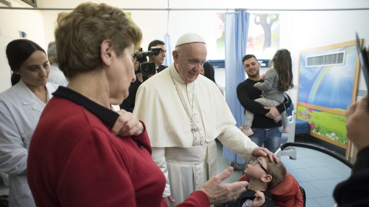 Návšteva pápeža Františka vo vatikánskej detskej nemocnici