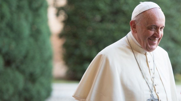 Papa Francesco ha scelto il tema della prossima Giornata Mondiale delle Comunicazioni Sociali: “Vieni e vedi. Comunicare incontrando le persone come e dove sono”. 