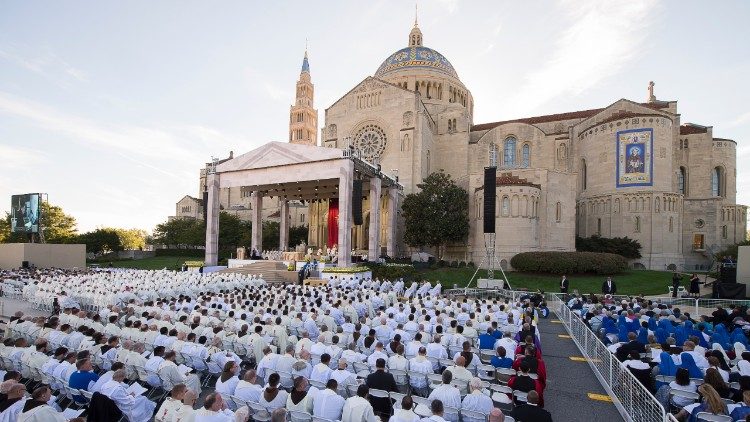 Messe à Cuba pendant le voyage du Pape François en 2015. 