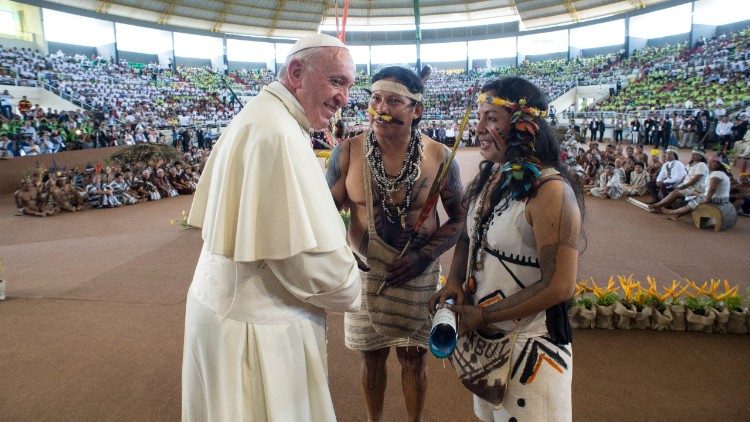 Papst Franziskus trifft während seiner Peru-Reise Indigene (Januar 2018)