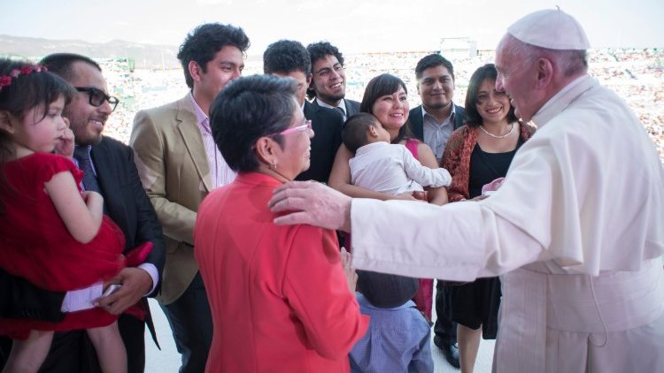 Папа Франциск на встрече с семьями (15 февраля 2016 г.)