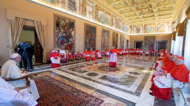 Papa preside Consistório Ordinário Público para uma Causa de Canonização, em 19 de julho de 2018  