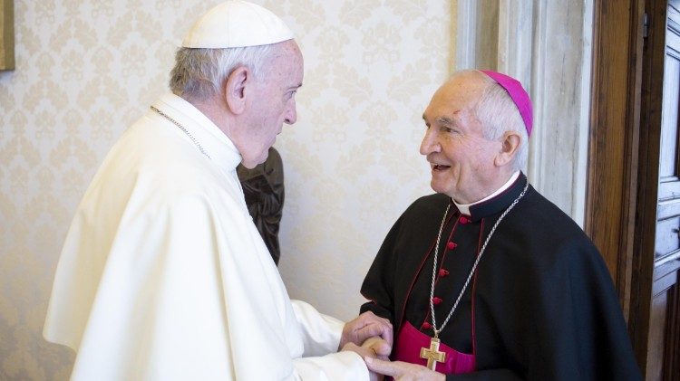 El Papa Francisco y el futuro cardenal, Monseñor Silvano Maria Tomasi.
