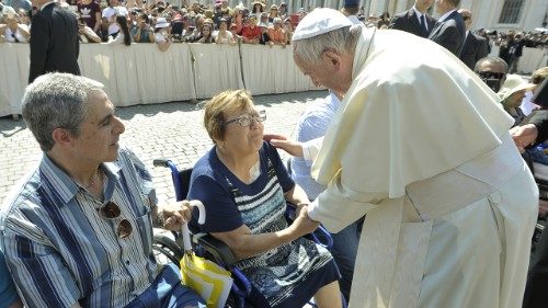 Journée du malade: le Pape invite à se mettre sous le regard de Jésus