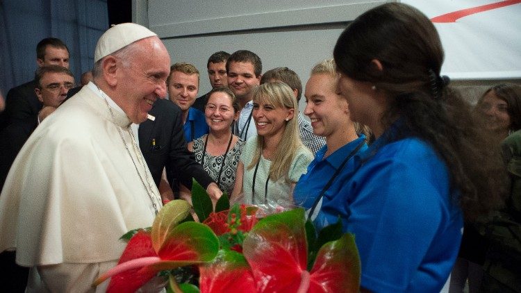  Popiežius su jaunimu