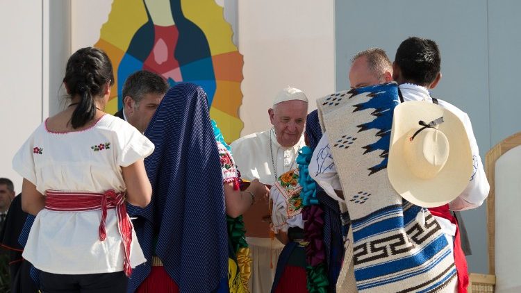 Papa Francisco na Missa celebrada no Estádio de Morelia, Chiapas, México, em 27/11/2017.