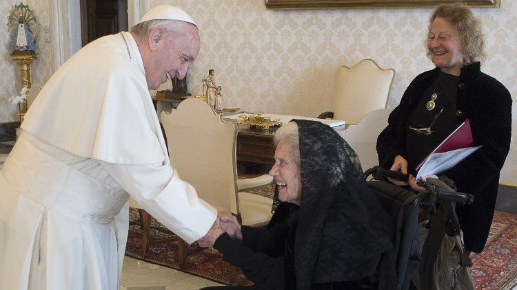 Pope Francis greets Ms. Henryane de Chaponay