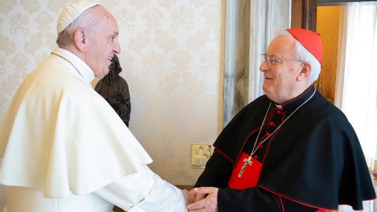 Il card. Gualtiero Bassetti in un recente incontro con Papa Francesco