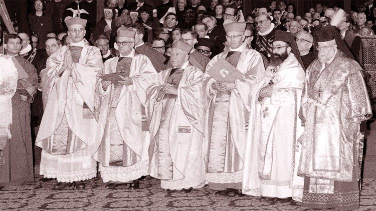  Koncistori i mbledhur nga Pali VI , më 25. 02. 1965  