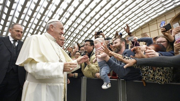 Quarta-feira, 7 de março: Papa com os fiéis na Sala Paulo VI
