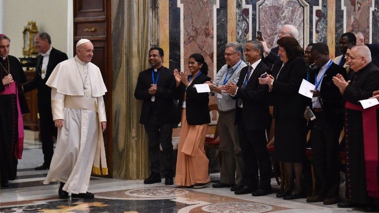 Le Pape François a reçu les membres de la commission internationale catholique sur les migrations en salle Clémentine du Palais apostolique, le 8 mars 2018.