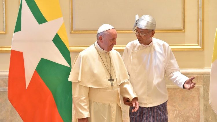 Papa Francesco visita cortesia Presidente Unione Myanmar