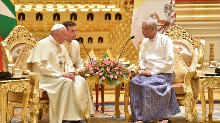 Papa Francesco visita cortesia Presidente Unione Myanmar