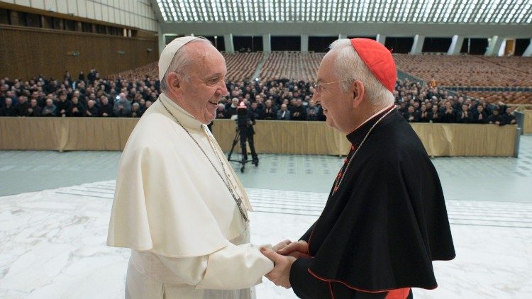 Папа Франциск с кард. Пиаченца, главен пенитенциар на Апостолическата Пенитанциария
