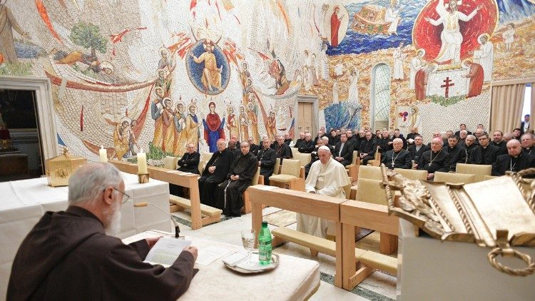 El Papa asiste, junto a la familia pontificia, a la segunda predicación de Adviento del Padre Raniero Cantalamessa