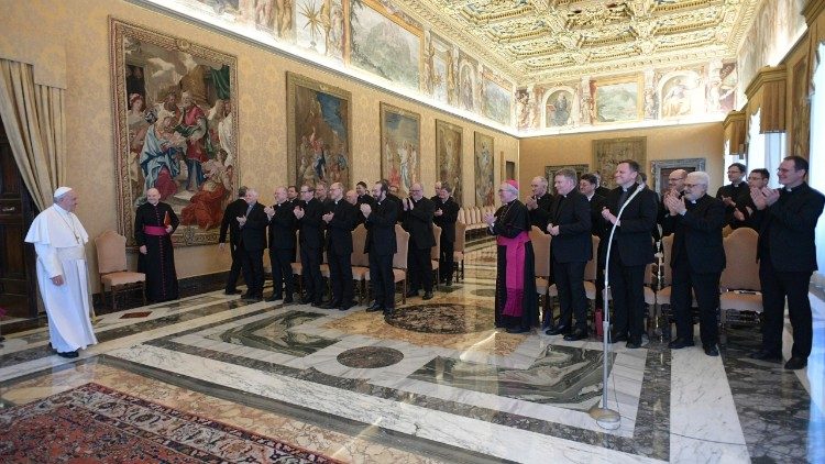 Le Pape et les recteurs de séminaires allemands, en salle du Consistoire au Palais apostolique, le 8 mars 2018.